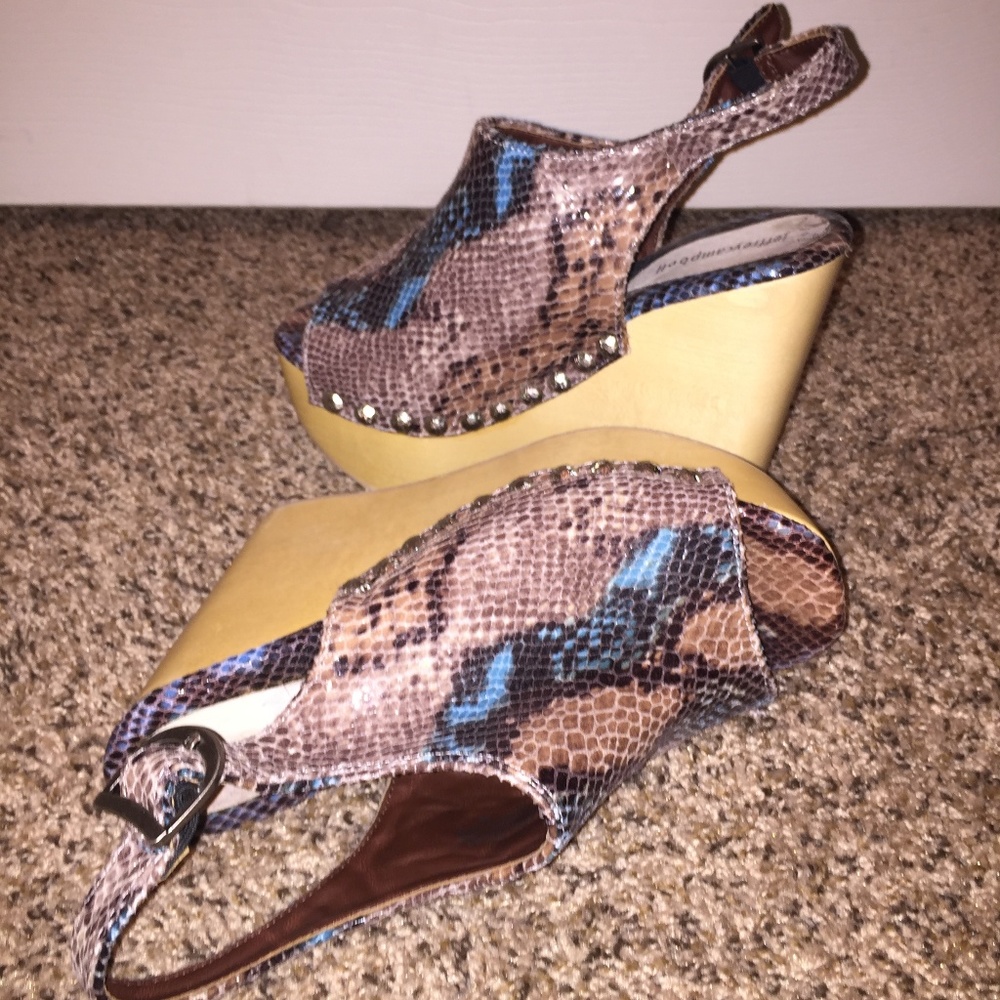 **WELL-LOVED** Jeffrey Campbell Snakeskin Wedges